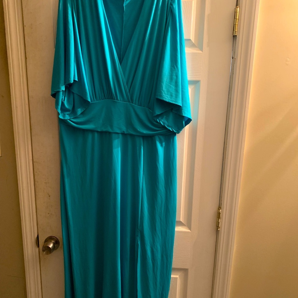 Fashion to Figure maxi dress with split on front left side. Floor length 22/24.